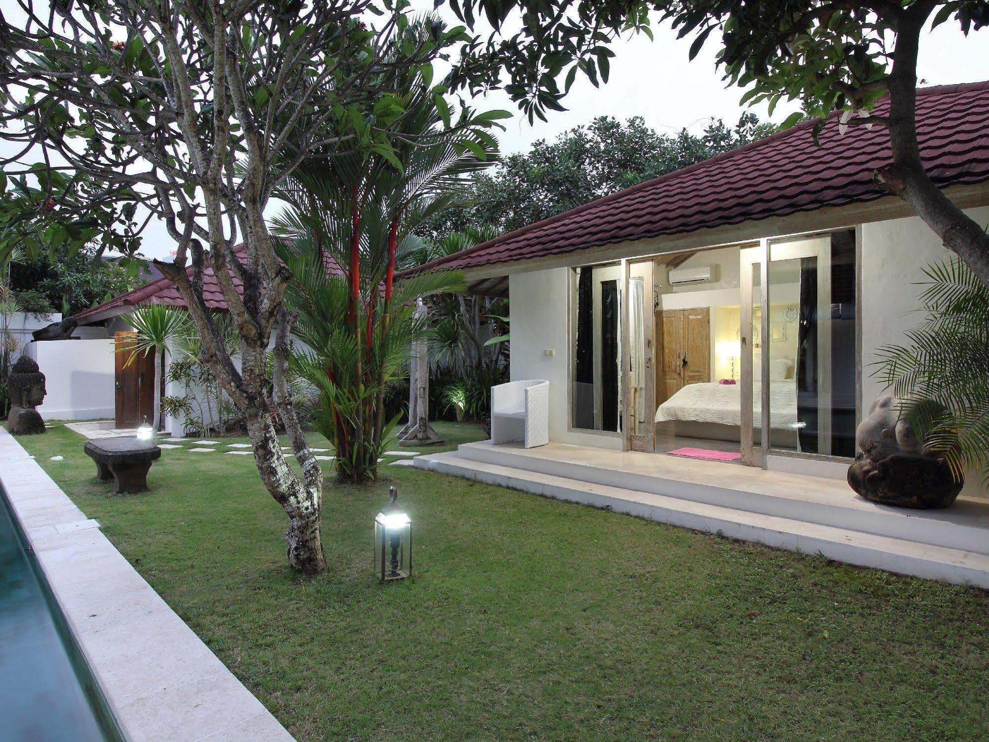 Villa Putih Seminyak  Luaran gambar