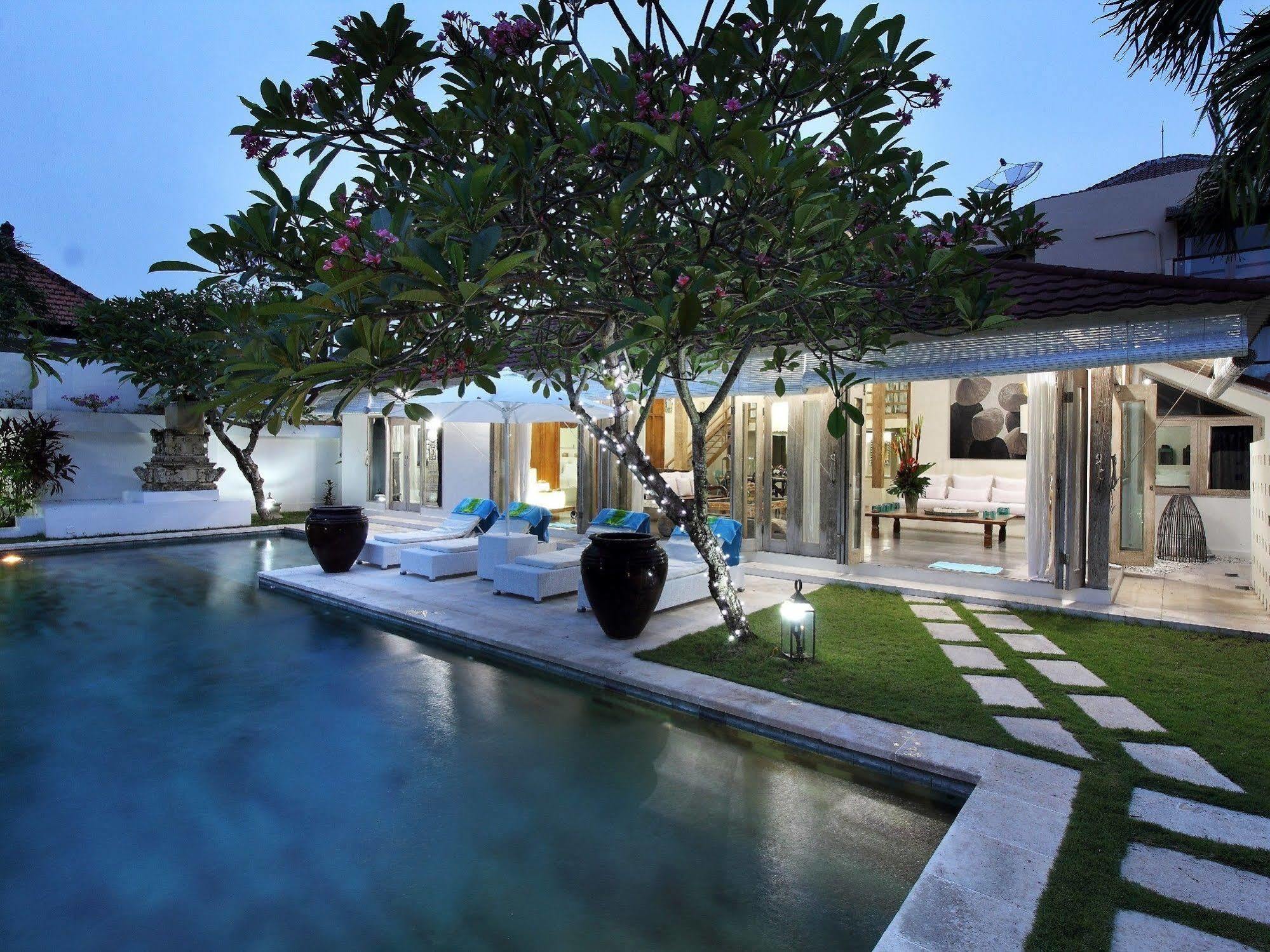 Villa Putih Seminyak  Luaran gambar